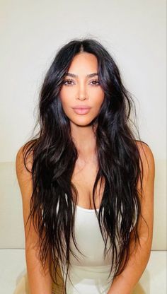 Kim Kardashian Long Hair, Hairstyle 2022, Dark Brown Long Hair, Messy Hair Look, Hairstyle Girl, Long Hair Waves