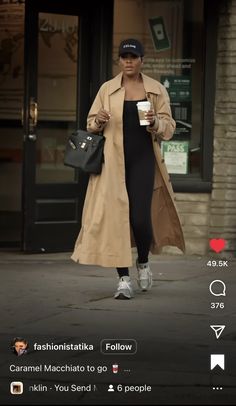 London Winter Outfits, Aeroplane Outfit, Flight Outfit Airport Style, Airport Outfit Spring, Travel Outfits For Women, Comfortable Airport Outfit, Best Travel Outfits For Women, Chic Airport Outfit, Airport Outfit Ideas