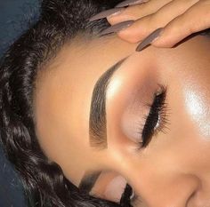 ριntєrєѕt: үαsмιη к.ღ @тнeүαsмιη∂σℓℓ Stile Kylie Jenner, Maquillage Yeux Cut Crease, Face Beat, Smoky Eyes, Makijaż Smokey Eye