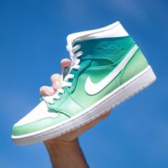 The Green Gradient Custom Air Force 1 is a must-have for risk-takers. Put yourself on the front line of fashion and stand out with a daring green gradient design. Take off in style and push your own boundaries! 💪 🔥 100% genuine, Brand New.👟 Custom sneakers.★Every pair is hand-made and unique.✨ Best quality waterproof and scratch-proof paints used.✨ 1000+ satisfied customers across various platforms.🎁 Treat the shoes as art as they are delicate and special.💌 We accept custom orders. Kindly d Ascetic Nails, Cool Jordans, Jordan 1 Green, Custom Air Jordan 1, Nike Shoes Women Fashion, Custom Jordans, All Nike Shoes, Green Gradient, Custom Air Force 1