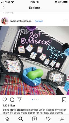 an image of someone's twitter post about their college dorm room decorations and school supplies