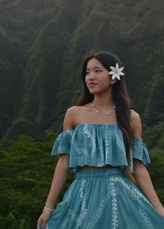 Hawaiian Clothes Aesthetic, Native Hawaiian Aesthetic, Hawaii Culture Aesthetic, Hawaiian Lifestyle, Hawaiian Girl, Hawaiian Woman, Model Inspo