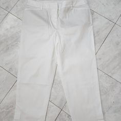 Size: 8 Petit Color: White Material: 98 Cotton 2% Spandex Condition: Like New. Never Worn White Stretch Cropped Leg Pants, White Stretch Capris For Work, Fitted White Straight Leg Capris, White Fitted Straight Leg Capris, White Cotton Capris For Work, Crop Pants, White Material, Cropped Pants, Pant Jumpsuit