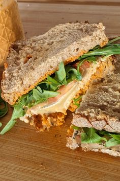 Spice up lunch with this warm, melty turkey and brie sandwich with red pepper aioli. The flavors melt together with tangy brie and a tasty roasted red pepper aioli. #turkeysandwich #sandwich #redpepperaioli #brie #turkeymelt #lunch #lunchrecipe