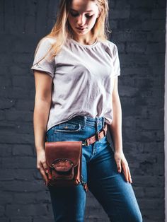 Hip bag for Woman |Hip bag| leather Hip bag| leg strap | leg bag leather |Thigh bag |Thigh Holster l Thigh Holster Bag, Leather Utility Belt, Thigh Holster, Smartphone Bag, Thigh Bag, Find Style, Waist Purse, Holster Bag, Leather Hip Bag