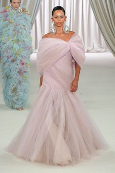 Giambattista Valli 2023, Fashion Week Outfit, Floaty Dress, Couture Week, Stunning Gowns, Gowns Of Elegance