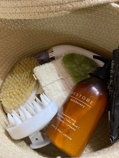 Self Care Self Care Hacks, Healthy Hair And Skin, Skin Aesthetic, Elsie Silver, Pretty Skin Care, Healthy Lifestyle Inspiration, Hand Body Lotion