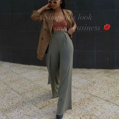 High-Waisted Knit Pants. Wide Leg. Matching Belt With Buckle. Color: Khaki 71% Viscose, 29% Nylon Thank You For Shopping With Me! I Do Not Respond To Low Offers #Happyposhing #Stayfabulous #Boujeebusiness Boxb2-5 14200 L5 Pink Wide Leg Trousers, Belt With Buckle, Zara Jumpsuit, Ruffle Pants, Linen Blend Pants, Belted Pants, Zara Shirt, Pink Pants, Floral Pants