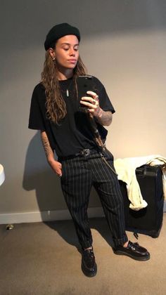 Tasha Sultana, Soft Butch Lesbian Style, Masc Lesbian Outfits, Genderless Aesthetic, Andro Fashion, Tash Sultana, Masc Lesbian