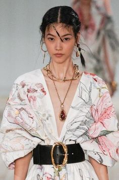 Top Jewelry Trends, Popular Jewelry Trends, Celebrity Jewelry, Dec 26, Popular Hairstyles, Model Hair, Kimonos, Jewelry Trends