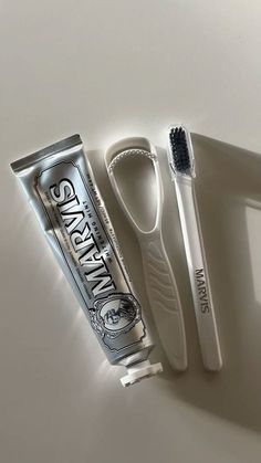 Teeth Care Aesthetic, Marvis Toothpaste Aesthetic, Aesthetic Toothpaste, Toothbrush Aesthetic, Aesthetic Toothbrush, Toothpaste Aesthetic, Oral Care Products, Sikat Gigi, Basic Skin Care Routine