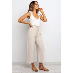 Introducing the versatile pant of the season - our high waisted linen blend pant featuring an elasticised ruffle waistband and drawstring tie. Perfect for dressing up or down, these pants are sure to be a wardrobe staple! Beige Linen Pants Outfit, Beach Casual Outfit, Outfit Minimalista, Linen Blend Pants, Jumpsuit Outfit, Mode Casual, Looks Chic, Looks Style, Mode Inspiration