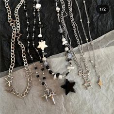 Kpop Grunge, Men Aesthetic, Vintage Goth, Jewelry Accessories Ideas, Aesthetic Kpop, Accessories Jewelry Necklace, Girls Jewelry, Dream Jewelry, Silver Chain Necklace