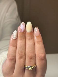 Teen Nails, At Home Nails, Fingernail Designs, Home Nails, Painted Nails, Simple Nail, Yellow Nails, Chic Nails, Nail Inspiration