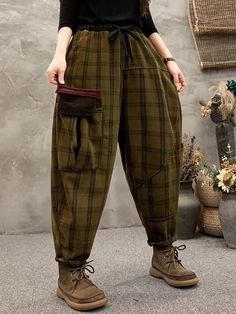 Material: 100% Cotton Style: Retro Waist: Elastic Waist Pattern: Plaid Length: Full Length Details: Pockets Season: Autumn, Winter PS: The detailed size is the body size, you should match your own size to the size chart.SizeM(Fit for EU 38-40，US 8-10，UK 12-14，AU 12-14，NZ 12-14)Bust:88.00-92.00cm/34.65-36.22"Waist:68.00-72.00cm/26.77-28.35"Hip:94.00-98.00cm/37.01-38.58"Height:5'4''/165cmSizeL(Fit for EU 42-44，US 12-14，UK 16-18，AU 16-18，NZ 16-18)Bust:96.00-100.00cm/37.80-39.37"Waist:76.00-80.00cm/29.92-31.50"Hip:102.00-106.00cm/40.16-41.73"Height:5'6''/170cmSizeXL(Fit for EU 46-48，US 16-18，UK 20-22，AU 20-22，NZ 20-22)Bust:104.00-110.00cm/40.94-43.31"Waist:84.00-90.00cm/33.07-35.43"Hip:110.00-116.00cm/43.31-45.67"Height:5'7''/175cmSize2XL(Fit for EU 50-52，US 20-22，UK 24-26，AU 24-26，NZ 24-26)Bu