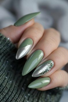 Elphaba Nails, Green Autumn Nails, Green Almond Nails, Designed Nails, Green Lounge, Nails Spa, Autumn Nails, Square Nails, Nail Spa