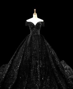 Black Princess Dress, Gothic Wedding Dresses, Gothic Queen, Princess Ball Gowns Wedding Dress, Black Quinceanera Dresses, Queen Wedding, Queen Wedding Dress, Black Wedding Gowns, Ballroom Gowns