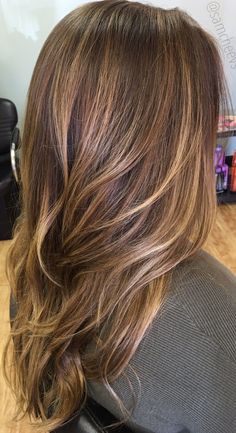 Highlights For Brown Hair, Highlights Hairstyles, Rambut Brunette, Brown Hair Shades, Brown Hair Inspo, Brunette Hair With Highlights, Brown Hair With Blonde Highlights, Hair Color Light Brown, Brown Hair Balayage