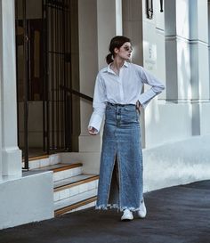 Ksubi Skirt, Denim Midi Skirt Outfit, Long Denim Skirt Outfit, Superga Sneakers, Outfit Primavera