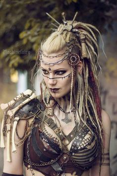 Viking Dreads, Fete Emo, Wasteland Warrior, Costume Viking, Halloweenský Makeup, Viking Costume, Apocalyptic Fashion, Viking Hair, Smink Inspiration