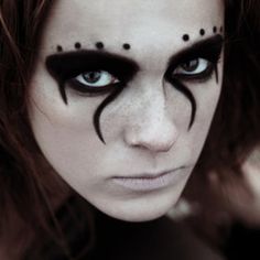 Cool makeup.                                                                                                                                                                                 More Corvus Tattoo, Barbarian Makeup Female, Barbarian Woman Makeup, Goth Viking Makeup, Viking Seer Makeup, Dark Faun Makeup, Bout Makeup, Voodoo Witch, Warrior Makeup