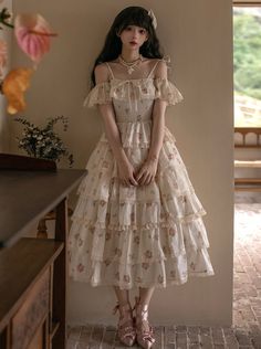 ❤︎ Blooming Original Lolita Dress❤︎ White Frilly Dress Aesthetic, White Lace Dresses, Spring Kawaii Dress With Ruffles, Pjo Dr, Goth Lotila Dress, Country Lolita, Style Kawaii, Japanese Lolita Fashion, Fairytale Dress