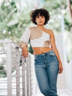 Short Curly Pixie, Curly Hair Photos, Short Curly Haircuts, Haircuts For Curly Hair, Curly Girl Method, Curly Hair Inspiration, Hair Solutions, Brunette Girl, Curly Hair Cuts