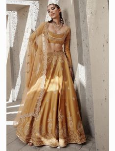 Mustard Lehenga, Chanderi Lehenga, Haldi Outfits, Yellow Lehenga, Gaun Fashion, Aari Embroidery, Party Wear Indian Dresses