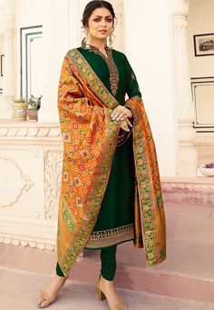 drashti dhami dark green satin georgette straight churidar bollywood suit 4002 Satin Kurti Designs, Salwar Kameez Casual, Green Outfits For Women, Punjabi Dress Design, Simple Indian Suits, Bollywood Suits, Party Wear Anarkali, Eid Fashion