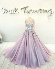 Debut Gowns, Princess Ball Gowns Wedding Dress, Debut Dresses, Sheer Wedding Dress, Engagement Dress, Chique Outfits, Princess Ball Gowns, Neck Bow, Lace Evening Dresses