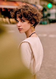 Pixie Bob Hairstyles, Curly Pixie, Haircuts For Curly Hair, Short Wavy, Bob Haircuts