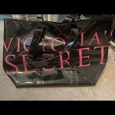 Never Used Has Some Marks From Sitting See Pics Nothing Too Bad Trendy Black Weekend Bag, Victoria Secret Bag, Girly Bags, Victoria Secret Bags, Victoria Secret, Old School, Victoria's Secret, Black And Red, Bag Lady