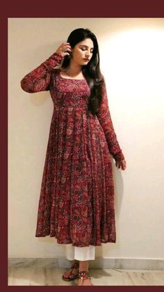 Traditional Kurtis Design, Saree Kurta Designs Women, Long Kurti Designs Party Wear Anarkali Suits, Long Kurtis For Women, Anarkali Churidar Designs, Long Kurta Designs Women, Saree Kurti Design, Long Kurti Designs Casual, Long Dresses Indian Style