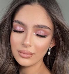 Pink Mauve Eye Makeup, Indian Pink Makeup, Indian Party Makeup Looks, Whimsical Bridal Makeup, Wedding Makeup Pink Eyeshadow, Bridal Party Makeup Bridesmaid Make Up, Whimsical Wedding Makeup, Baby Shower Makeup Ideas, Pink Bridesmaid Makeup