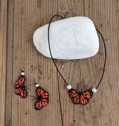 "This monarch butterfly jewelry set is made of cotton thread with a crochet hook. I made this butterfly king for you to look attractive. This crochet jewelry made by using crochet and love. This crochet accessory will look great on you. Also, this crochet set would be the perfect gift for you or your loved ones.  It is elegant and fashionable. The thread I use is cotton and it can be used comfortably at four seasons. It will look exactly like the picture.  Other Earrings from My Shop: www.etsy.c Monarch Butterfly Jewelry, Butterfly Jewelry Set, Crochet Butterfly Free Pattern, Butterfly Dangle Earrings, Crochet Accessory, Diy Fabric Jewellery, Necklace Crochet, Wire Jewelry Making, Earrings Butterfly