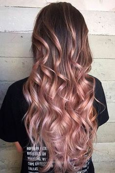 Gold Ombre Hair, Rose Gold Hair Ombre, Brown Ombre Hair Color, Rose Gold Balayage, Rambut Brunette, Rose Gold Ombre, Gold Hair Colors, Hair Color Rose Gold