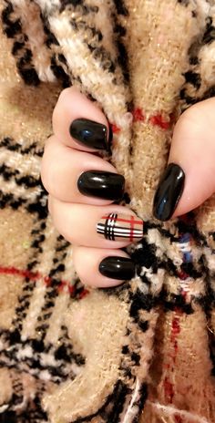 Fall Nails Ideas Autumn Plaid, Burberry Nails Coffin, Nails Burberry, Black Burberry Nails, Fall Burberry Nails, Fall Nail Designs Burberry, Maroon Burberry Nails, Burberry Print Nails, Gel Powder Nails