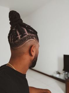 Top Trend Alert: Short Braided Hairstyles for Men 2023 - mens-club.online High Top Loc Styles For Men, Male Loc Styles, Lox Styles, Hairstyles For Men 2023, Man Bun Braids, Braid Hairstyles For Men, Dreadlock Braids, Cute Braid Hairstyles, Short Braided Hairstyles