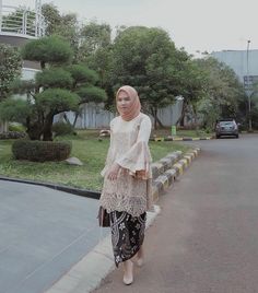 Kebaya Simple, Kebaya Lace, Kebaya Wedding, Kebaya Modern Dress, Hijab Dress Party, Batik Kebaya, Kebaya Dress, Kebaya Muslim