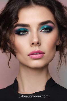 Bold Lip Makeup, Green Eyeshadow Look