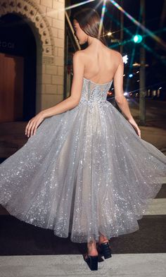 Strapless sweetheart silver tea length party dress with embellished bodice. Midi Prom Dress, Junior Formal Dresses, Light Blue Prom Dress, Tea Length Skirt, Tea Length Dress, Green Homecoming Dresses, Cinderella Divine, Layered Tulle Skirt, Corset Dress Prom