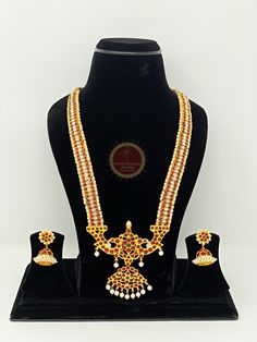 Original Design by Classical Dance Jewelry® -- Colorful And Designer Beautiful Necklace For Women.You Can Wear this Necklace Set In Parties, Engagement, Weddings, Birthdays And Many Occasion As You Like. -- Handmade Indian Item. This Beautiful Necklace Set Is Handcrafted In Copper Alloy Of Very Fine Quality With Imitation Pearls Of Very Fine Quality. -- Especially For Bharatnatyam And Kuchipudi Dance Performances. -- Earrings are optional for this set. PLEASE NOTE ❥ ALL SALES ARE FINAL ✅ ❥ No Re Peacock Indian, Kuchipudi Dance, Classical Dance, Dance Jewelry, Dance Performance, Necklace For Women, Indian Jewelry, Beautiful Necklaces, Necklace Set