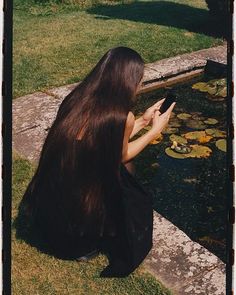 Istoria Artei, Jairzinho, New Energy, Photography Inspo, Hair Goals, Hair And Nails, Aesthetic Pictures, Beautiful Hair