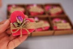 Wedding Soap Favours, Heart-Shaped Custom Vegan Soaps with Real Roses, Handmade Scented Soap Favors, Bridal-Baby Shower Party Gifts - Red ✅ EACH PIECE INDIVIDUALLY BOXED - KRAFT BOX WITH TRANSPARENT TOP ✅ DENSE SCENT: ROSE ✅ REAL DRIED ROSEBUDS 💑 Planning a rustic inspired country wedding? Preparing bridesmaid proposal boxes? Organising an original baby shower? Or looking for that unique party favours for any occasion? Our heart-shaped vegan soap favours with pink dried roses are perfect comple Baby Shower Party Gifts, Soap Wedding Favors, Unique Party Favors, Soap Favors, Kraft Boxes, Vegan Soap, Bridesmaid Proposal Box, Wedding Gift Favors, Bridesmaid Proposal