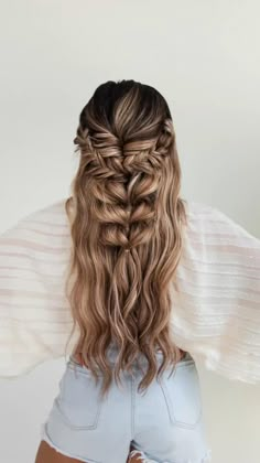 Hairstyles Effortless, Beachy Hairstyles, Prom 23, Beachy Hair, Effortless Waves, Hoco Hairstyles, Prom 2023, Long Hair Wedding Styles, Prom Hairstyles For Long Hair