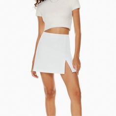 New With Tags White High Rise Mini Length Side Slit Zipper Closure Aritzia Skirt, High Waist Mini Skirt, Mini Skirt, High Waist, Womens Skirt, Color White, High Rise, Mini Skirts, High Waisted