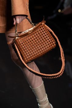 Fendi at Milan Fashion Week Spring 2020 - Details Runway Photos Trendy Purses, Bags For Teens, White Handbag