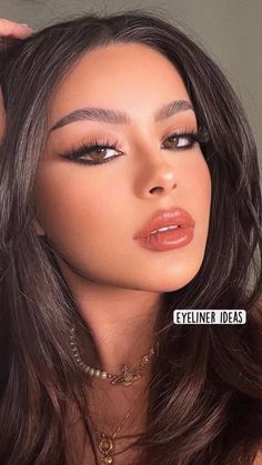 Eyeliner Smokey, Prom Makeup For Brown Eyes, Seductive Makeup, Sultry Makeup, Elegantes Makeup, Dark Eye Makeup, Ideas De Maquillaje Natural, Makeup Pengantin, Prom Eye Makeup