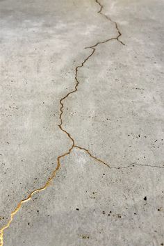 Kintsugi Floor, Gold