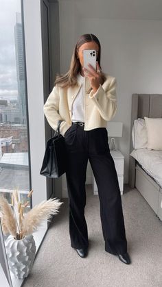 First Day Office Outfit, First Work Day Outfit, Work Experience Outfits Year 10, Wednesday Outfit Work, London Work Outfit, Business Casual Outfits Interview, Finance Outfits Women, First Day Work Outfit, Work Experience Outfits